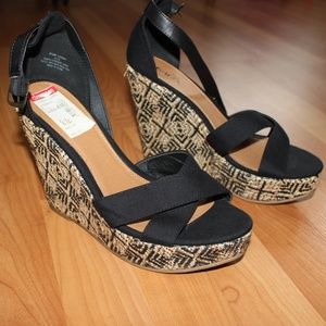 Mia girl wedges size 8 1/2 Buckle Peep toe NWOT